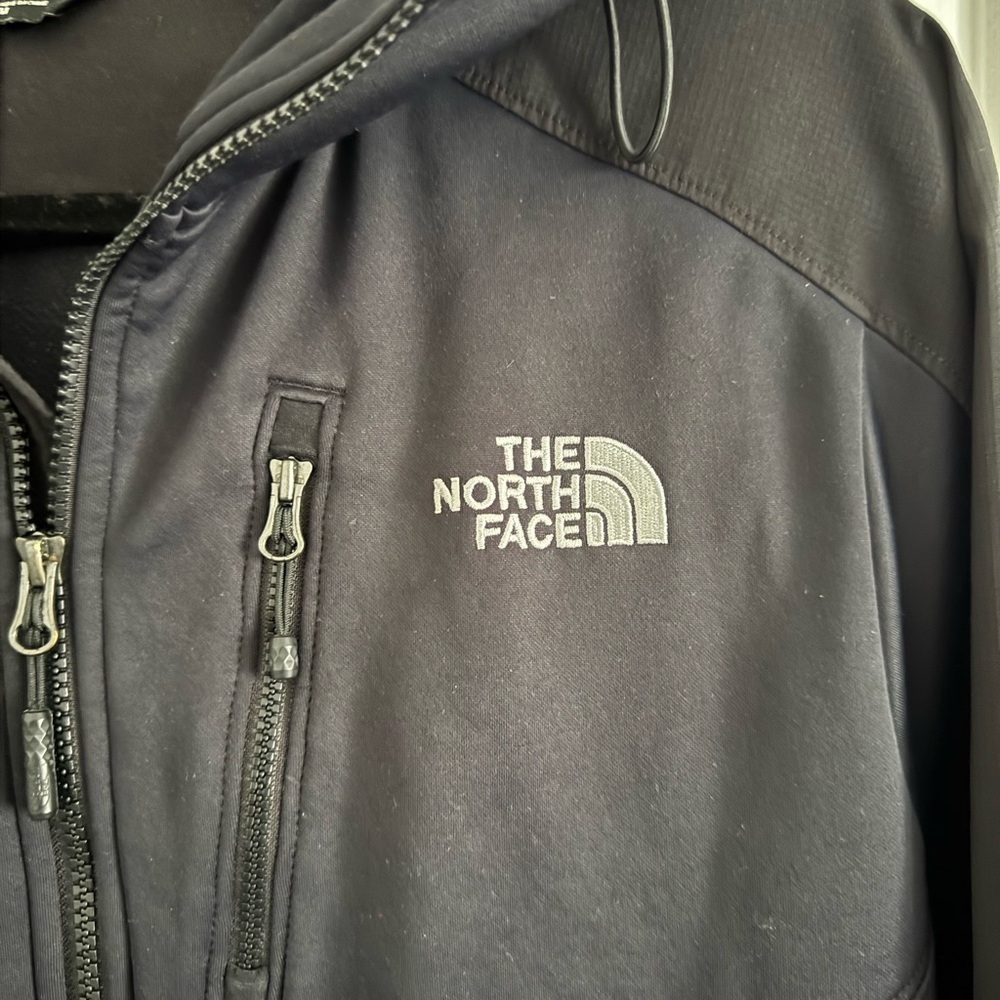The North Face Men's Black Performance Jacket - Picture 2 of 4